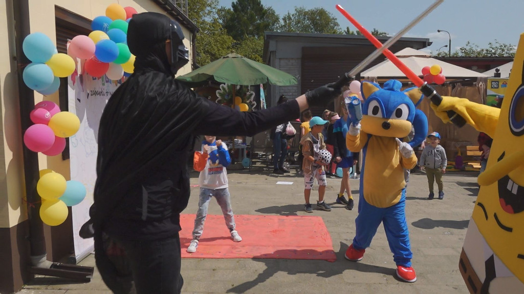 Sonic, SpongeBob, Wednesday! Najmłodsi zachwyceni festynem przy Centrum Zabawek [wideo, zdjęcia]