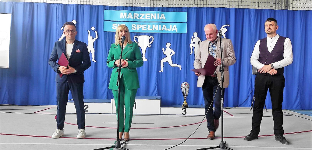 Sala gimnastyczna w Krasnej oficjalnie otwarta [zdjęcia]