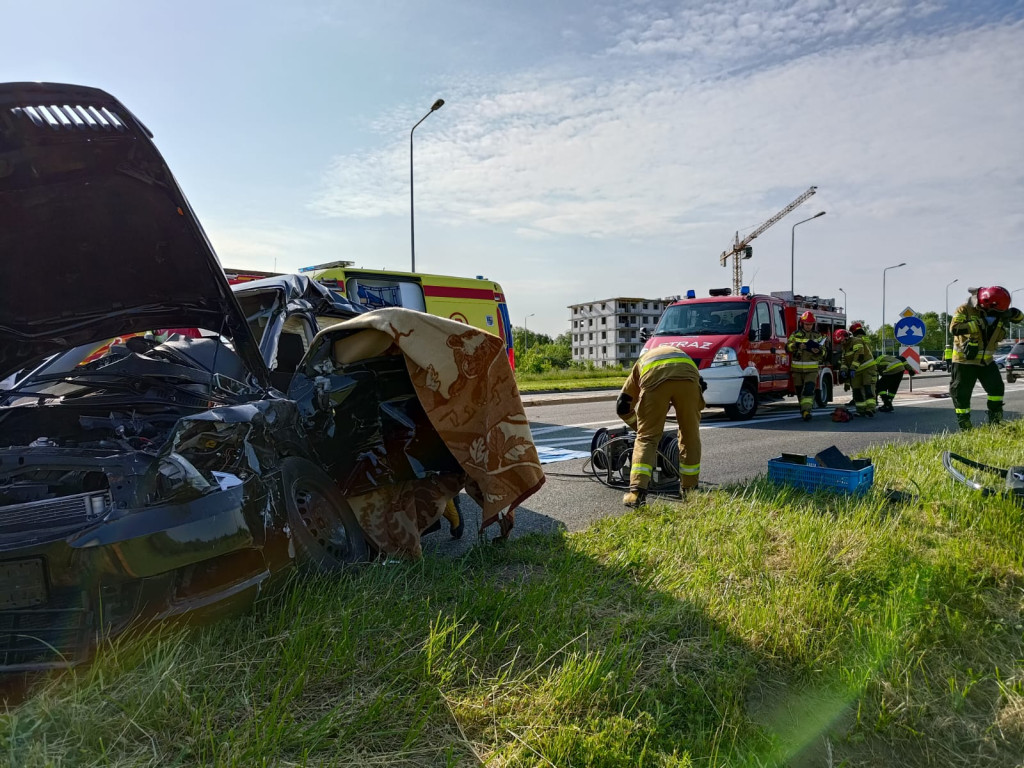 Wypadek autobusu w Końskich [AKTUALIZACJA, wideo, zdjęcia]