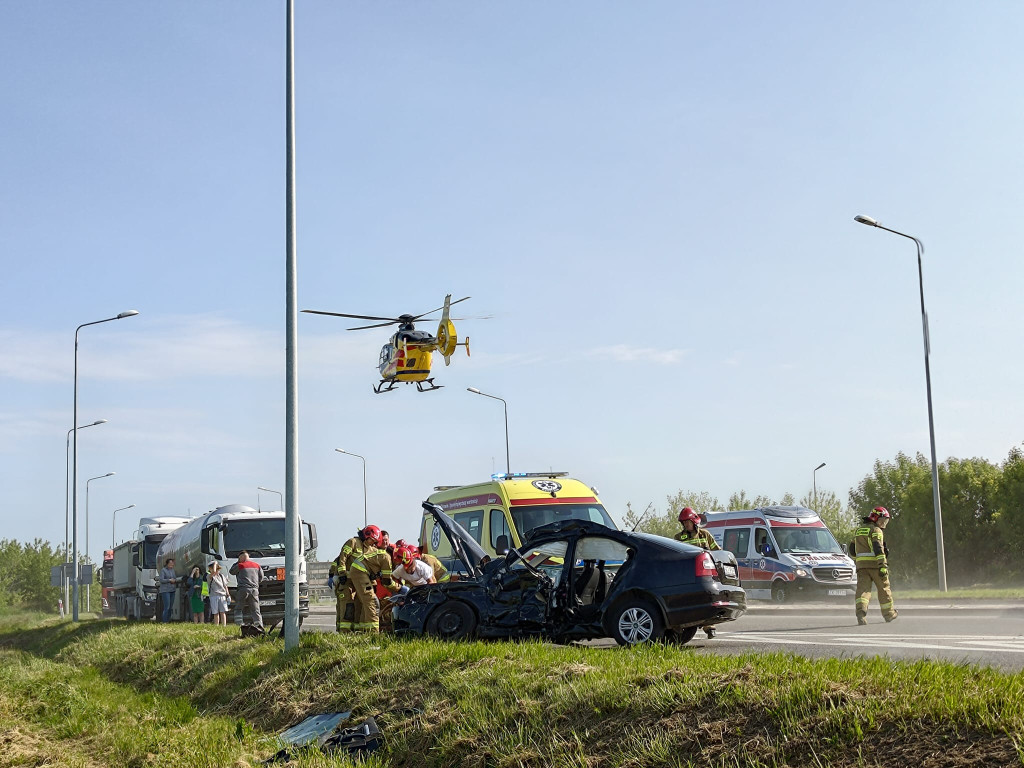 Wypadek autobusu w Końskich [AKTUALIZACJA, wideo, zdjęcia]