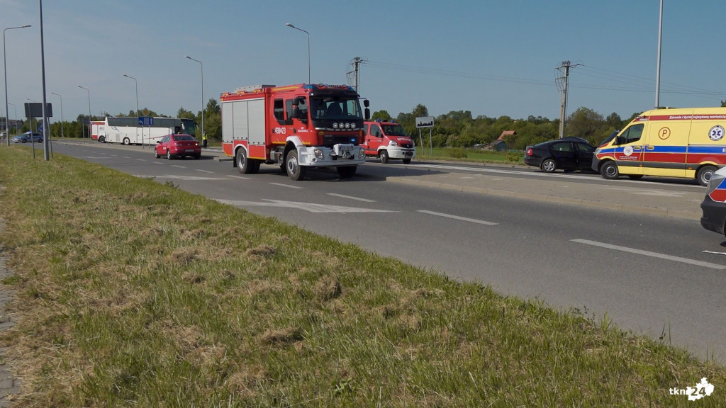 Wypadek autobusu w Końskich [AKTUALIZACJA, wideo, zdjęcia]