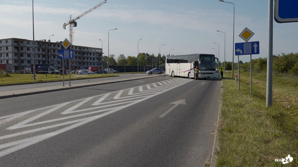 Wypadek autobusu w Końskich [AKTUALIZACJA, wideo, zdjęcia]