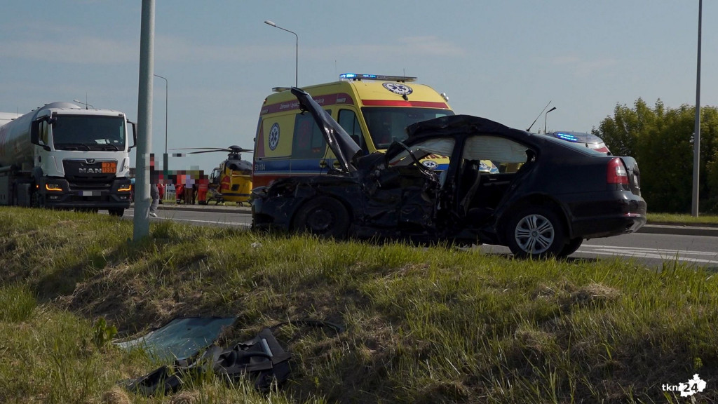 Wypadek autobusu w Końskich [AKTUALIZACJA, wideo, zdjęcia]