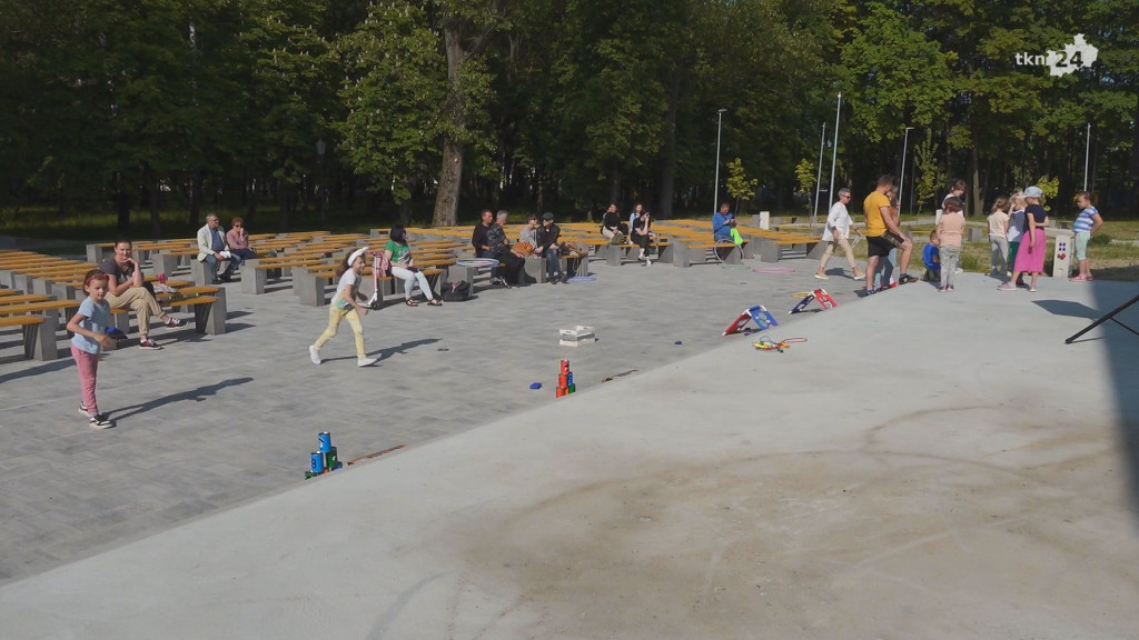 Stare gry przy nowym Centrum Kultury [wideo, zdjęcia]