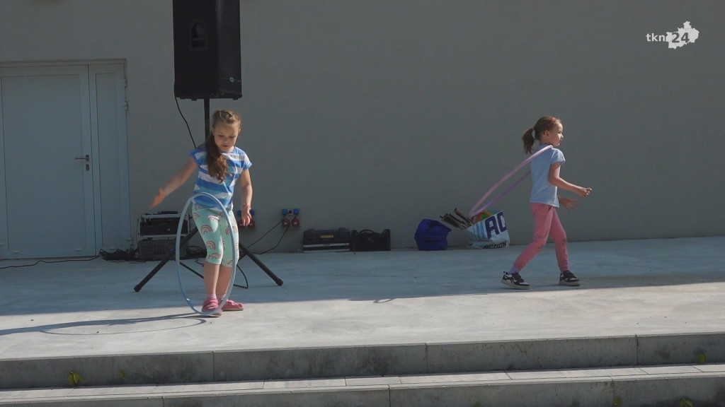 Stare gry przy nowym Centrum Kultury [wideo, zdjęcia]