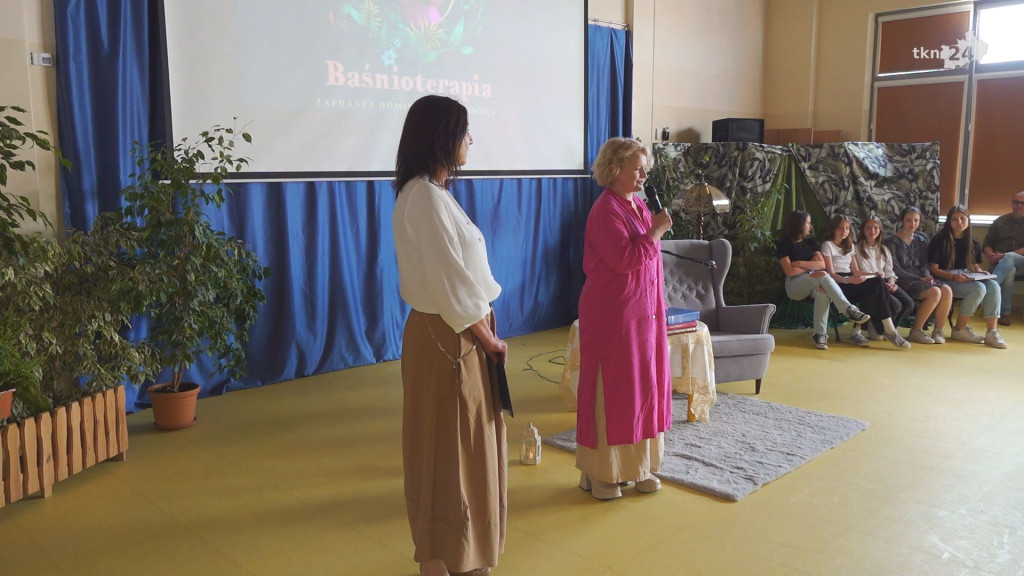 Dominika Ostałowska w Końskich. Z baśnioterapią i wsparciem dla Bruna [wideo, zdjęcia]