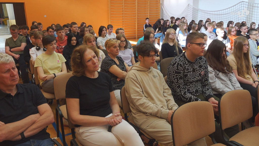 Gabriel Fleszar ostrzegał konecką młodzież przed uzależnieniami [wideo, zdjęcia]