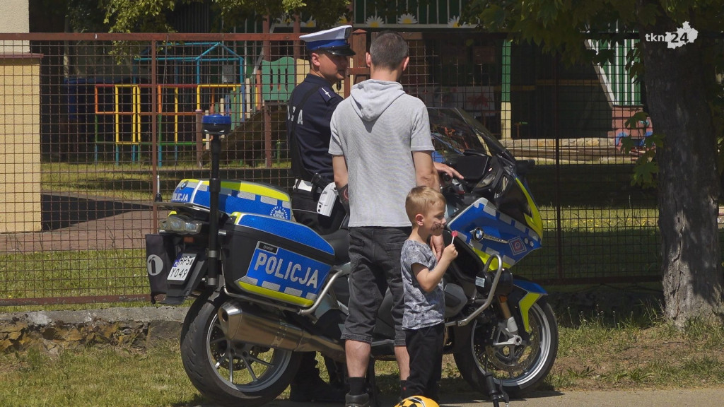 Profilaktyczny piknik na Dzień Dziecka w Końskich [wideo, zdjęcia]