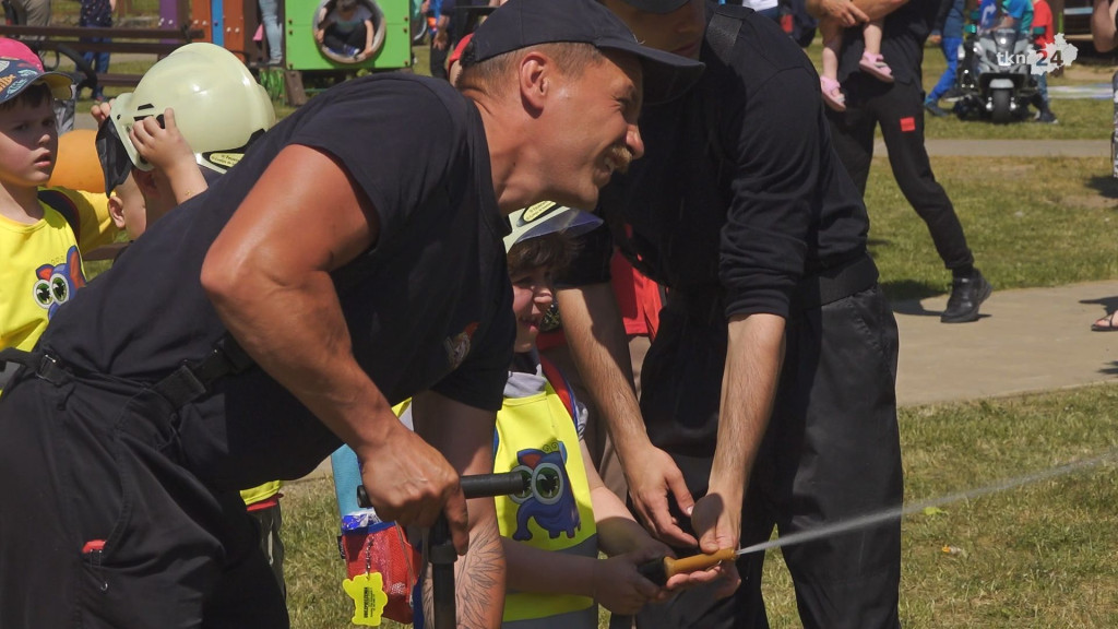 Profilaktyczny piknik na Dzień Dziecka w Końskich [wideo, zdjęcia]