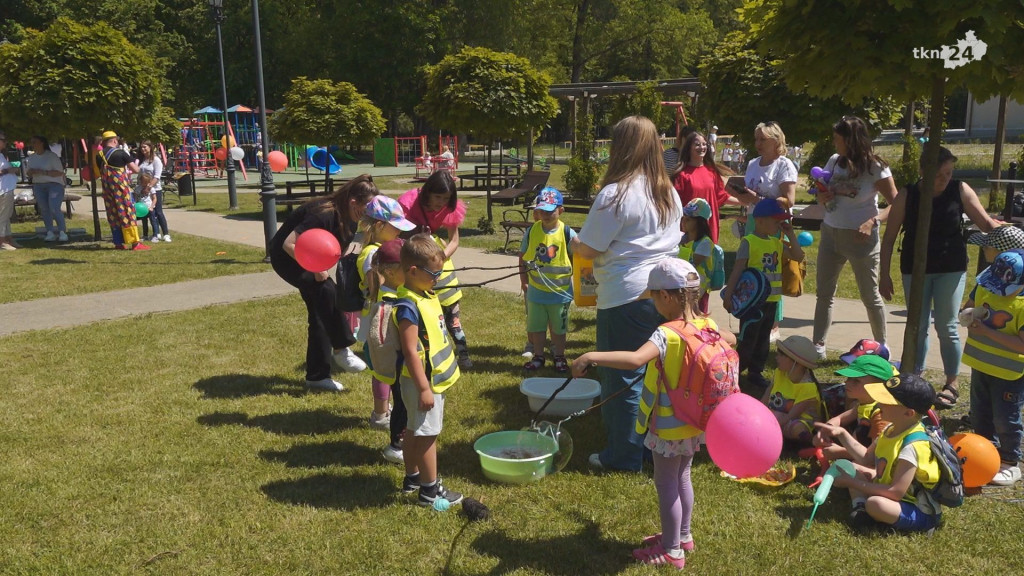 Profilaktyczny piknik na Dzień Dziecka w Końskich [wideo, zdjęcia]