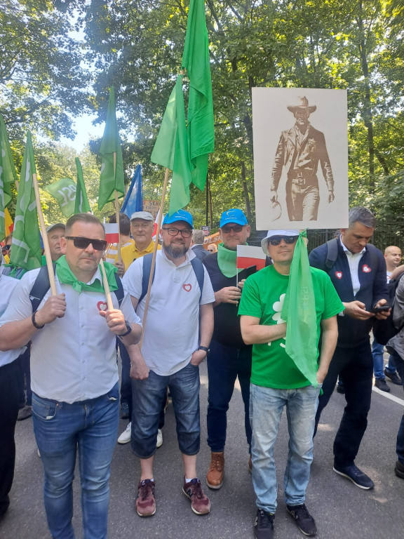 Kilkaset tysięcy ludzi na Marszu 4 Czerwca. Wśród nich Konecczanie [zdjęcia]