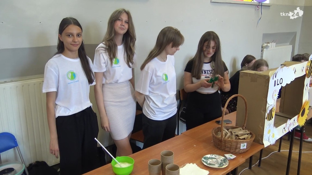 Gra terenowa na dzień otwarty II LO w Końskich [wideo, zdjęcia]