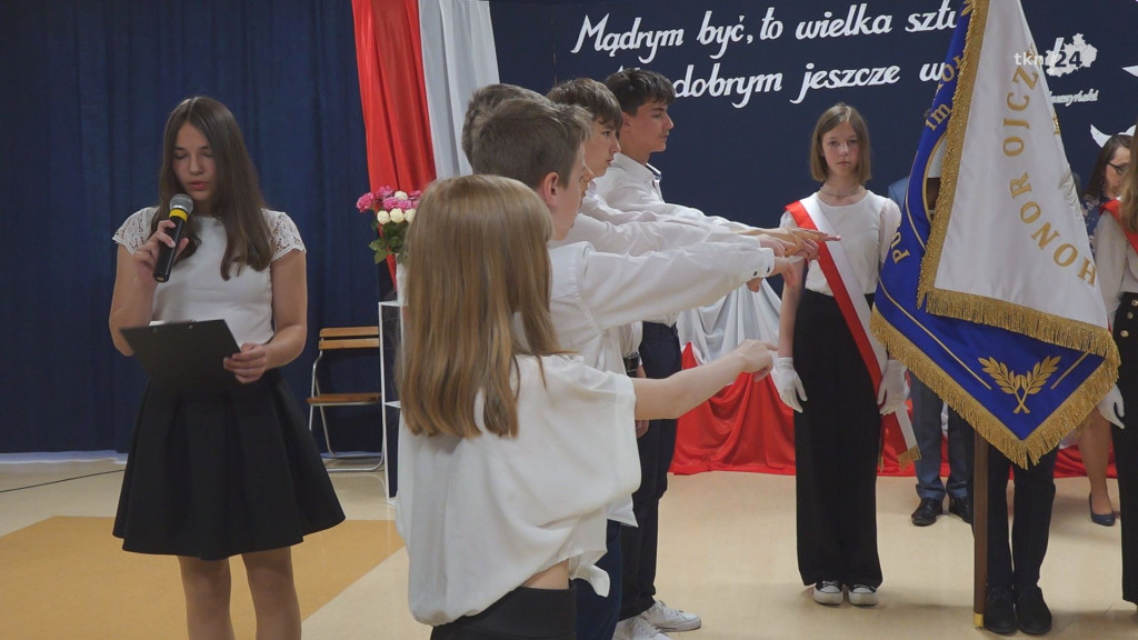 PSP 1 w Stąporkowie już ze sztandarem! [wideo, zdjęcia]