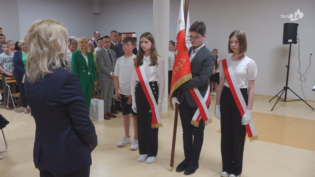 PSP 1 w Stąporkowie już ze sztandarem! [wideo, zdjęcia]