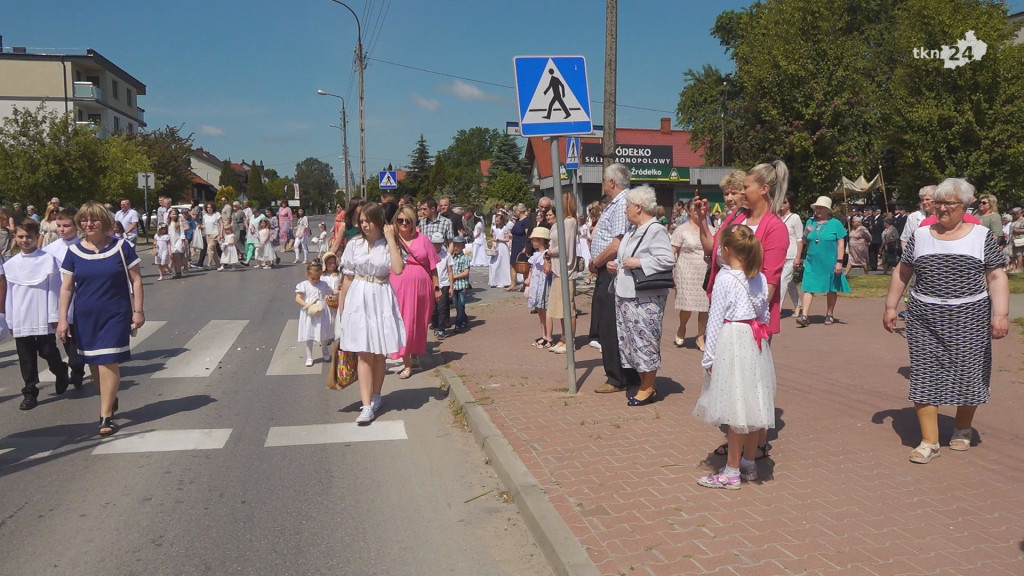Boże Ciało 2023 w Końskich [wideo, zdjęcia]