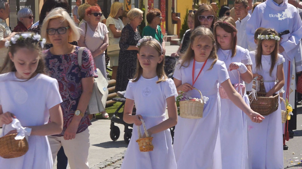 Boże Ciało 2023 w Końskich [wideo, zdjęcia]