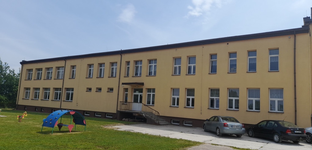 Inwestycje w infrastrukturę edukacyjną i sportową nabierają tempa