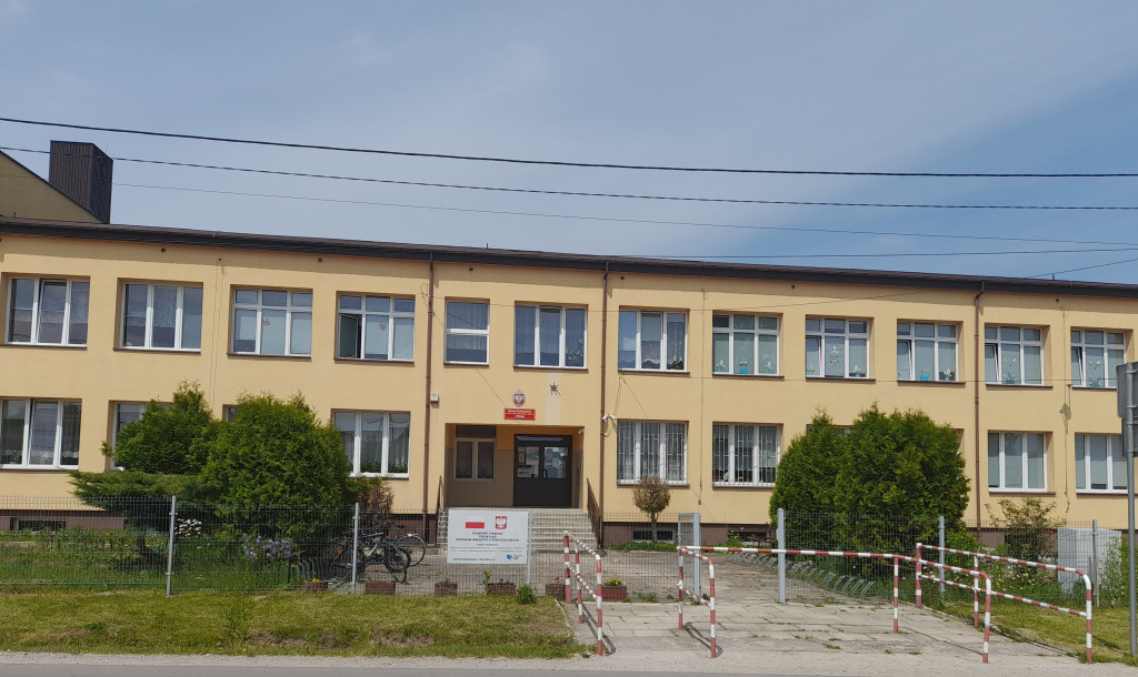Inwestycje w infrastrukturę edukacyjną i sportową nabierają tempa