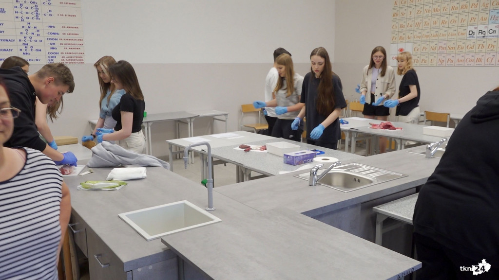 Noc Młodego Biologa w I LO w Końskich [wideo, zdjęcia]