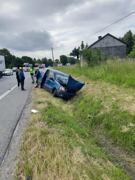 Wypadek na DK74 w miejscowości Barak [zdjęcia]