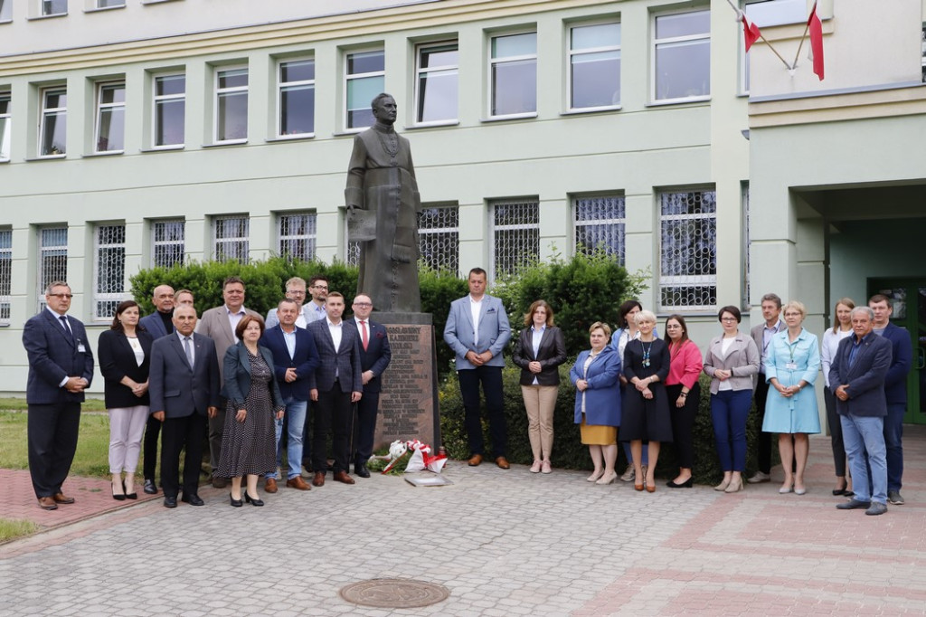 Starostwo pamięta o swoim patronie bł. ks. Kazimierzu Sykulskim [zdjęcia]