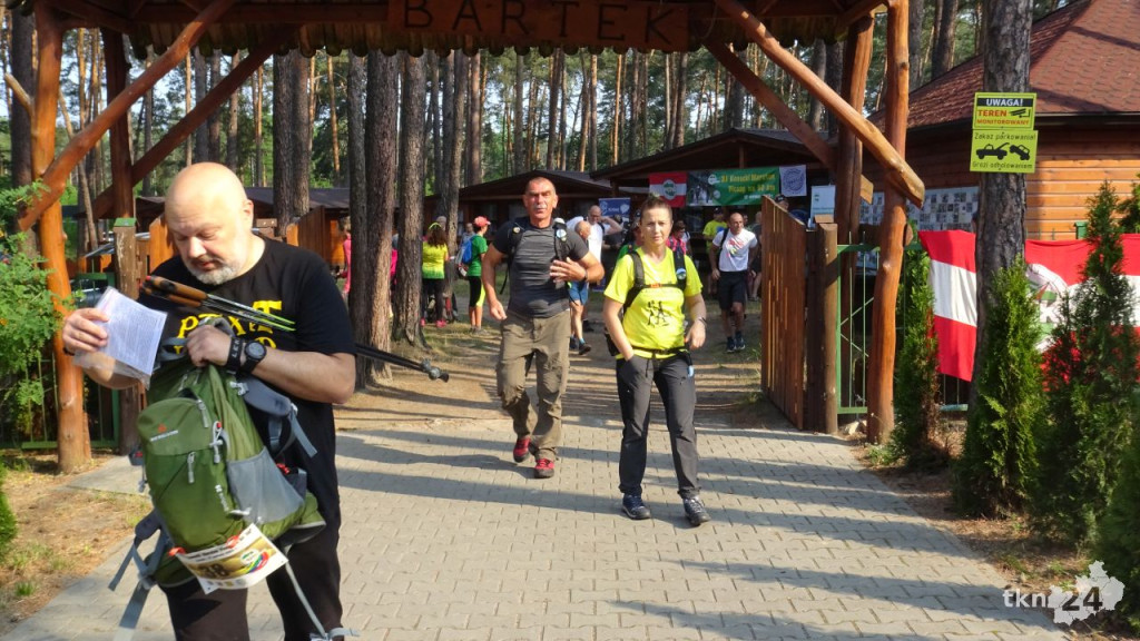 50 km po szlakach Konecczyzny. 31. Konecki Maraton Pieszy [wideo, zdjęcia]