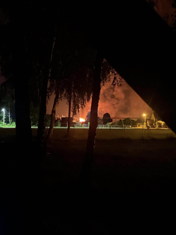 Nocny pożar stodoły w Bębnowie w gminie Gowarczów. To podpalenie? [zdjęcia]
