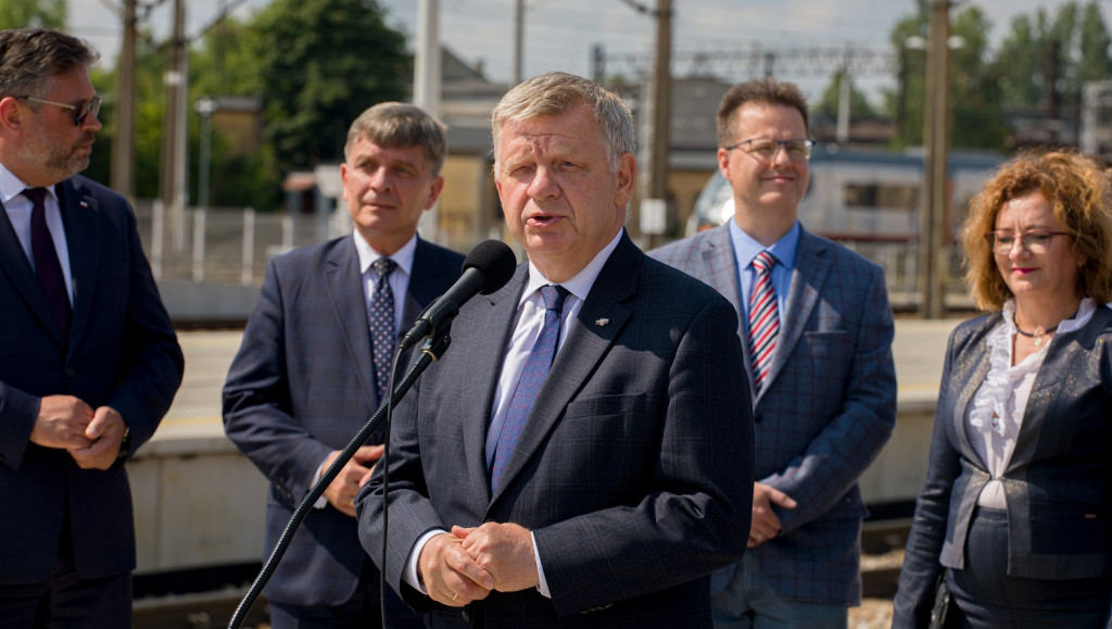 Modernizacja linii kolejowej 25. Podpisano umowę [zdjęcia]