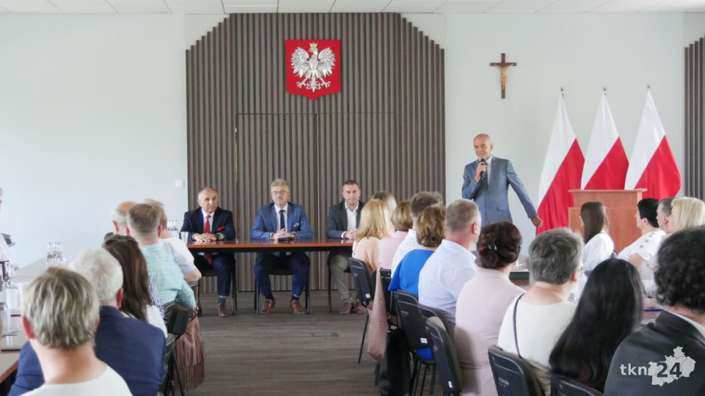 Starosta konecki nagrodził najlepszych uczniów minionego roku [wideo, zdjęcia]