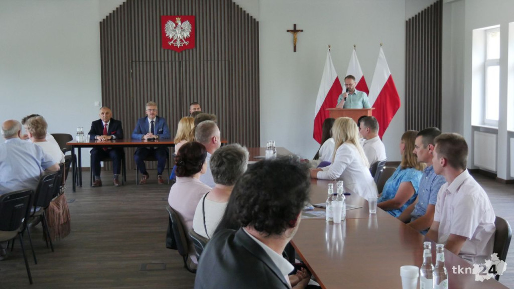 Starosta konecki nagrodził najlepszych uczniów minionego roku [wideo, zdjęcia]