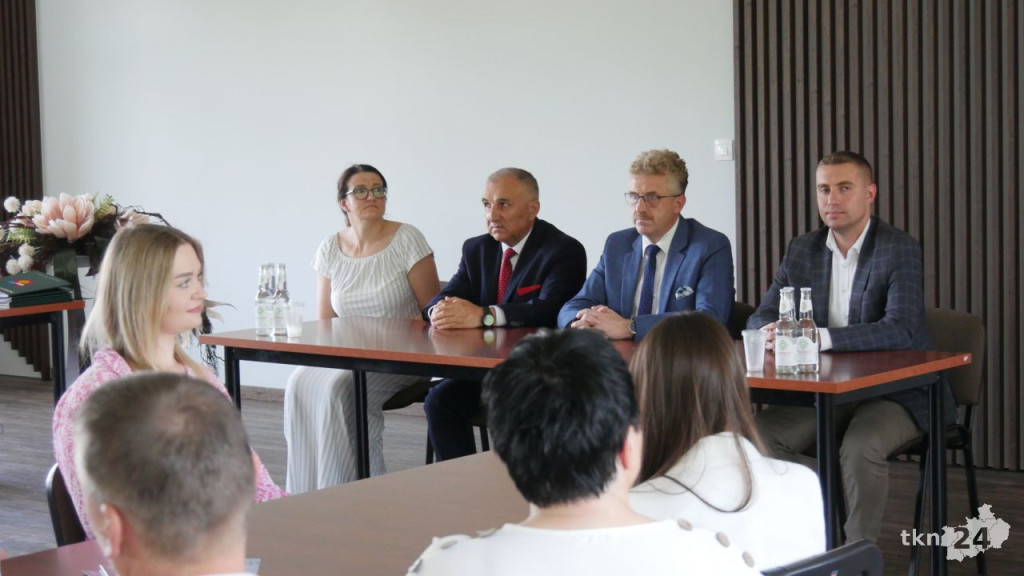 Starosta konecki nagrodził najlepszych uczniów minionego roku [wideo, zdjęcia]