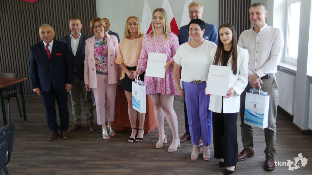 Starosta konecki nagrodził najlepszych uczniów minionego roku [wideo, zdjęcia]