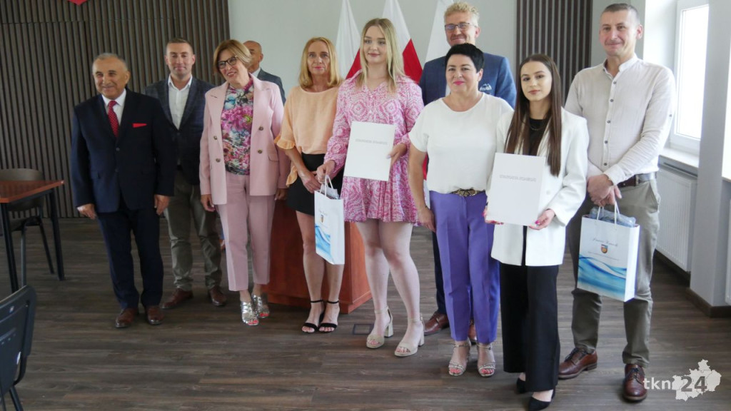 Starosta konecki nagrodził najlepszych uczniów minionego roku [wideo, zdjęcia]