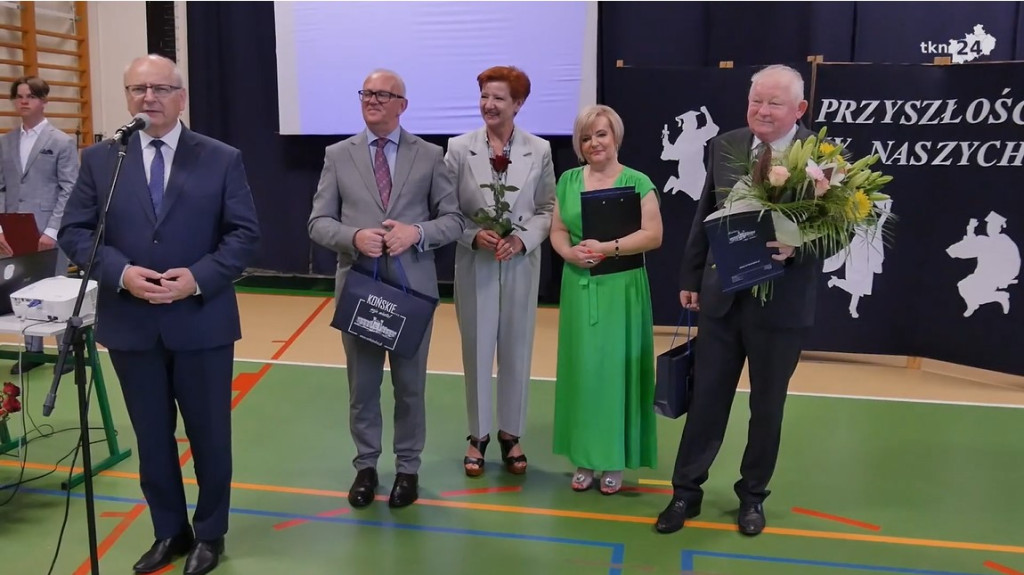 Koniec roku szkolnego w szkołach gminy Końskie z pożegnaniem dyrektorów [wideo, zdjęcia]