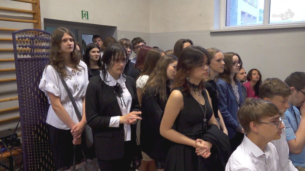 To już wakacje. Zakończenie roku szkolnego w szkołach średnich [wideo, zdjęcia]