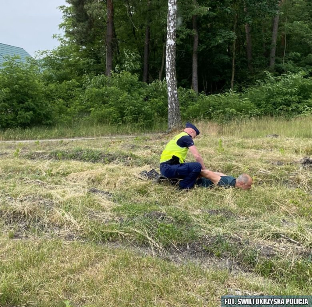 Ewakuacja szkoły. Wspólne ćwiczenia strażaków i policjantów [zdjęcia]