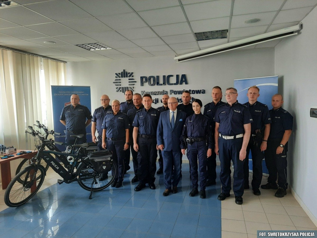 Policjanci będą patrolować Sielpię na nowych rowerach elektrycznych [wideo, zdjęcia]
