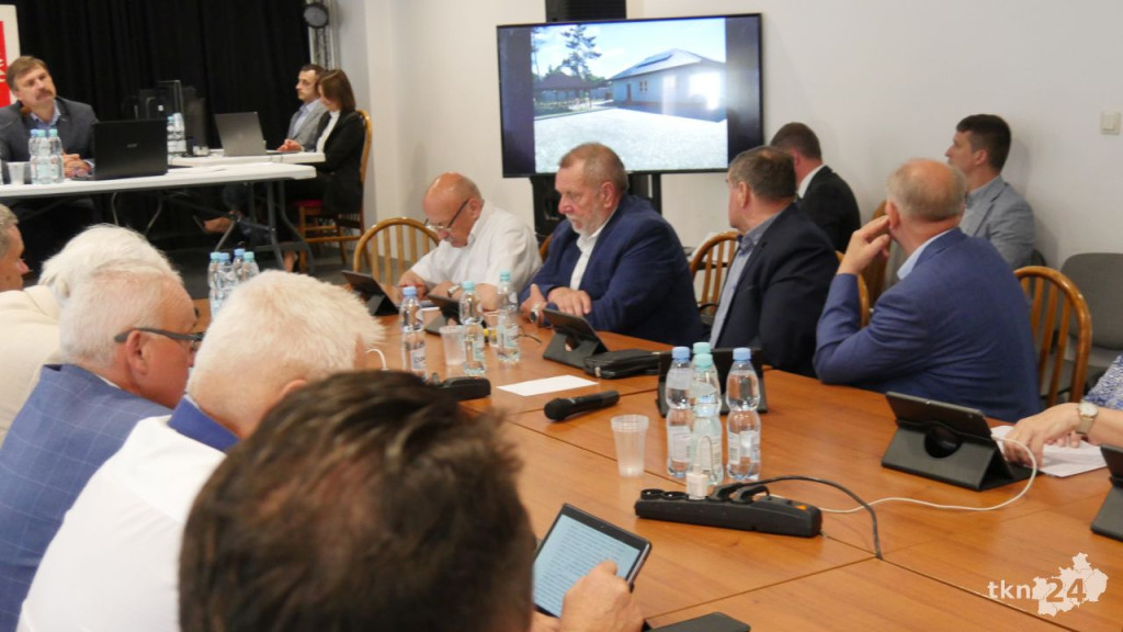 Obratański z jednogłośnym absolutorium. Uzyskał też wotum zaufania [wideo, zdjęcia]
