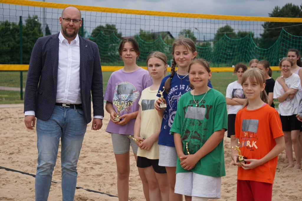 Dziewczęta rywalizowały pod siatką w Końskich [zdjęcia]