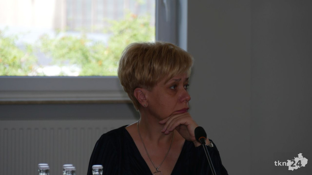 Burzliwe dyskusje i wotum zaufania na sesji Rady Powiatu Koneckiego [wideo, zdjęcia]