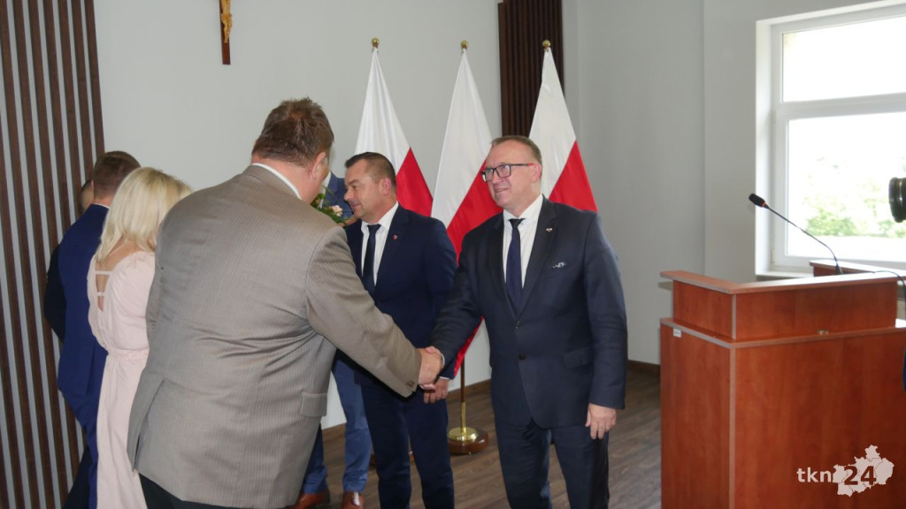 Burzliwe dyskusje i wotum zaufania na sesji Rady Powiatu Koneckiego [wideo, zdjęcia]