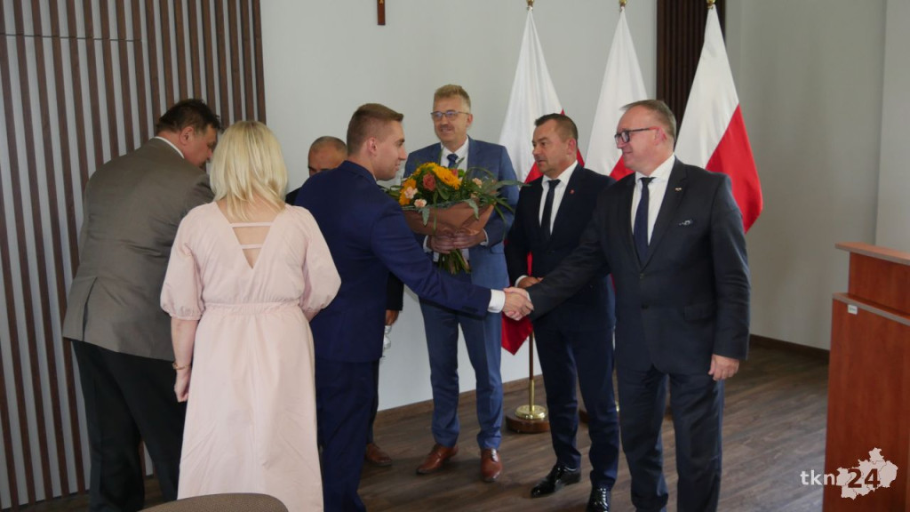 Burzliwe dyskusje i wotum zaufania na sesji Rady Powiatu Koneckiego [wideo, zdjęcia]
