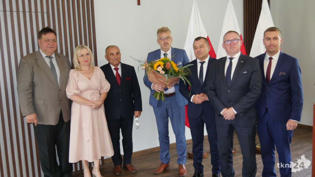 Burzliwe dyskusje i wotum zaufania na sesji Rady Powiatu Koneckiego [wideo, zdjęcia]