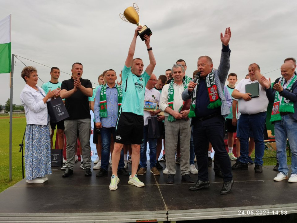 Partyzant zagra w okręgówce. W Radoszycach fetowano awans [zdjęcia]