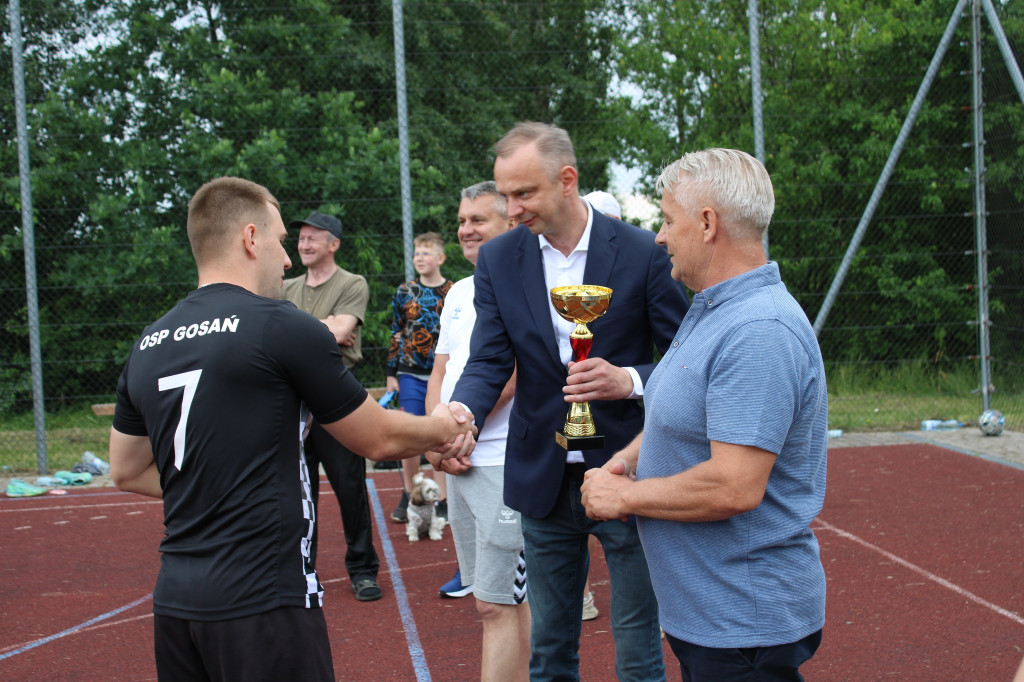 OSP Gosań wygrywa strażacki turniej o Puchar Wójta Gminy Smyków