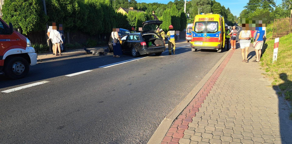 Pięć osób w szpitalu po wypadku na DK42 w Czerwonym Moście [wideo, zdjęcia]