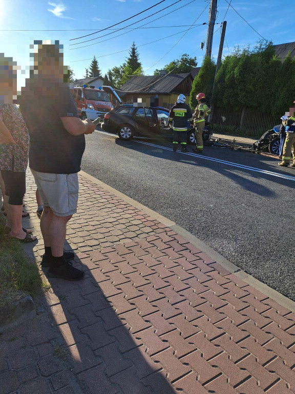 Pięć osób w szpitalu po wypadku na DK42 w Czerwonym Moście [wideo, zdjęcia]