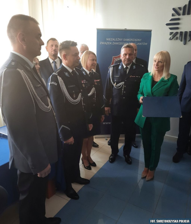 Święto Policji 2023 z awansami dla koneckich funkcjonariuszy [wideo, zdjęcia]