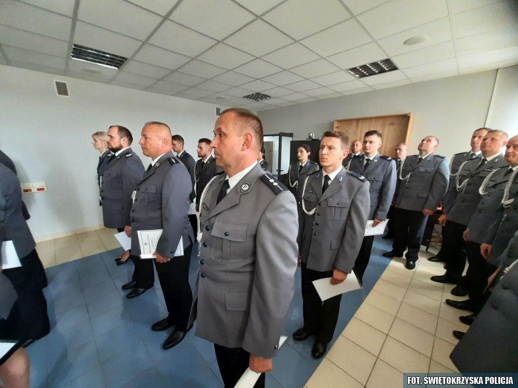 Święto Policji 2023 z awansami dla koneckich funkcjonariuszy [wideo, zdjęcia]