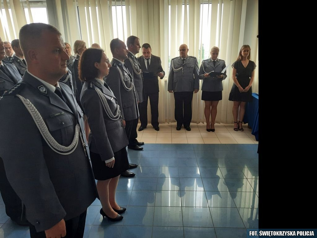 Święto Policji 2023 z awansami dla koneckich funkcjonariuszy [wideo, zdjęcia]